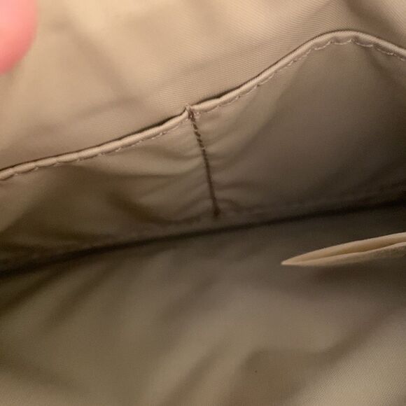 Kate Spade Red Iridescent Makeup Bag – Little Shiloh Zip Pouch - Picture 4 of 6